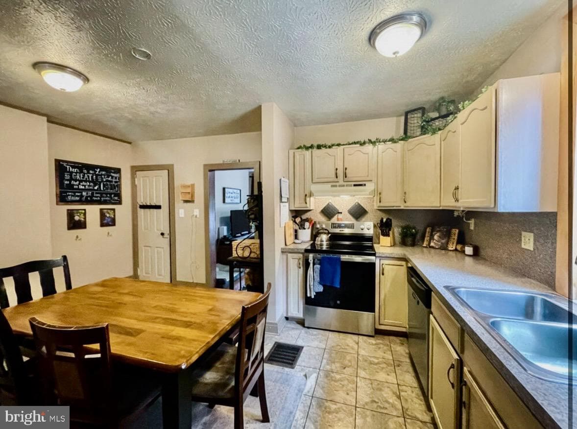 356 Granite Street photo 8