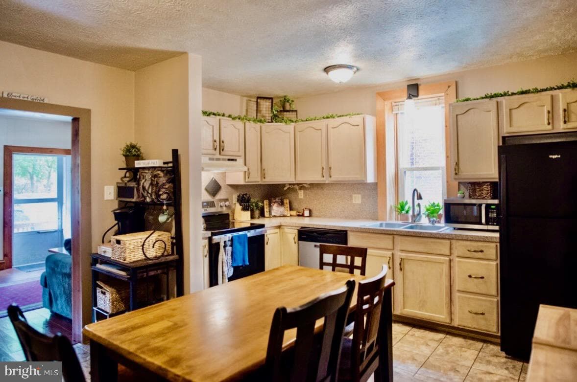 356 Granite Street photo 9