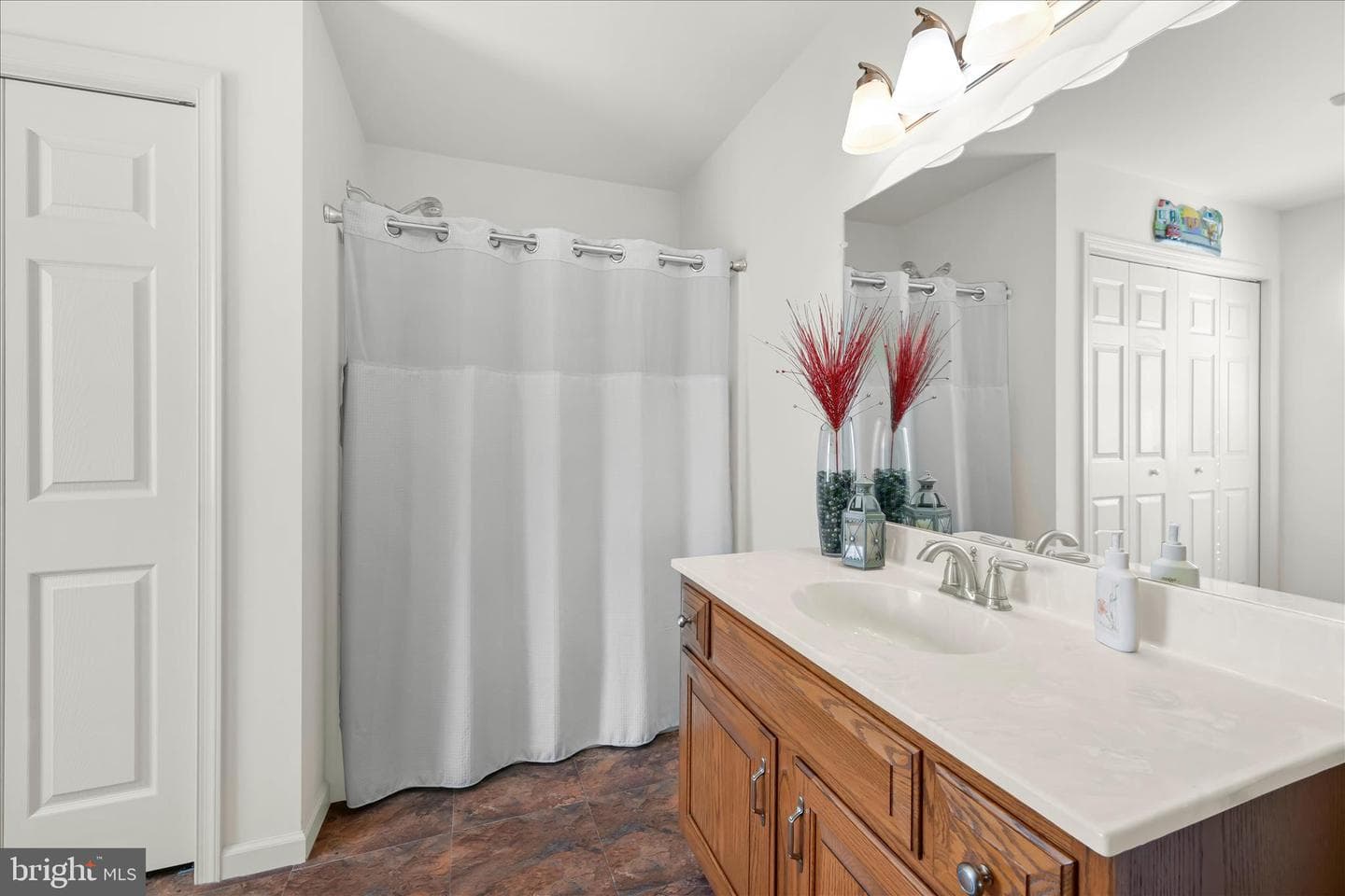 5 Springhouse Drive photo 28