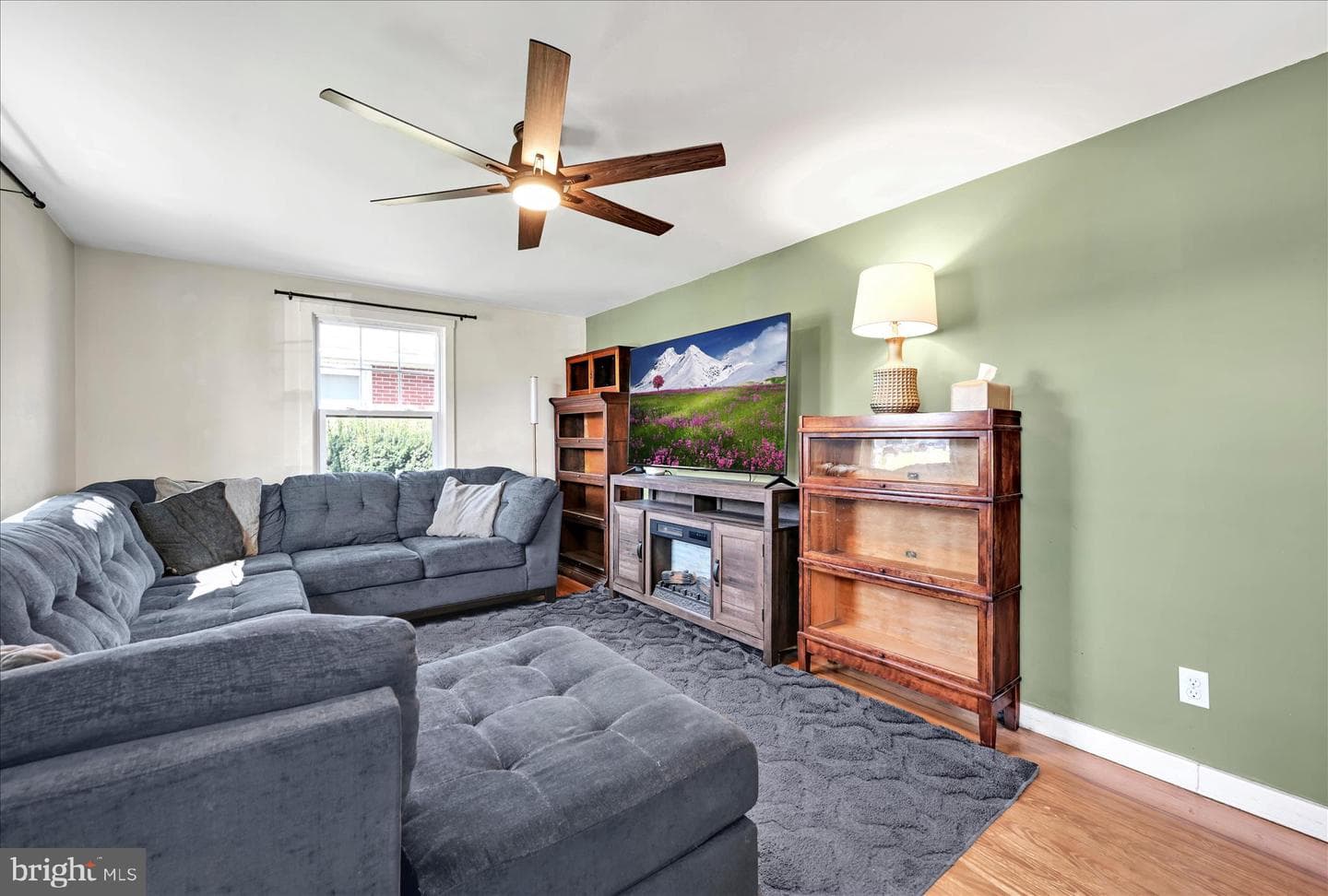 605 E Lehman Street photo 9