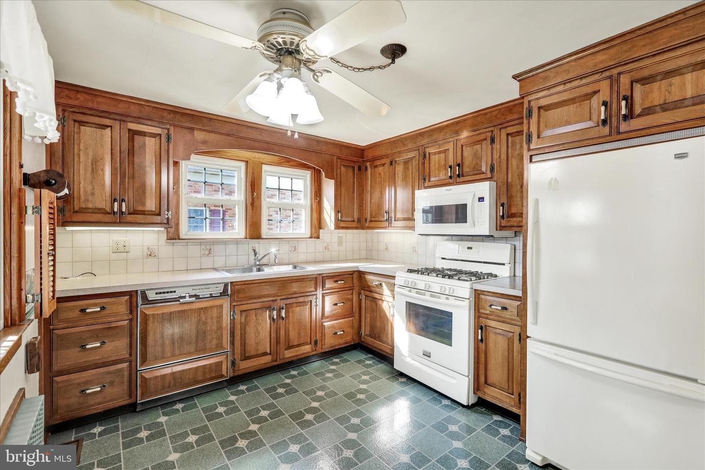 980 Quentin Road photo 17