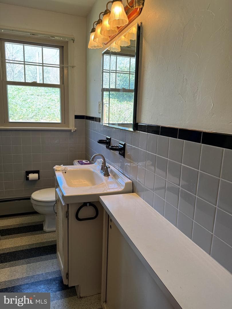 3319 Hillside Drive photo 10