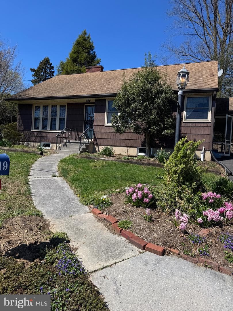3319 Hillside Drive photo 2