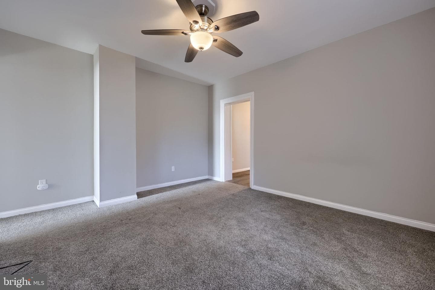 719 Hill Street photo 30