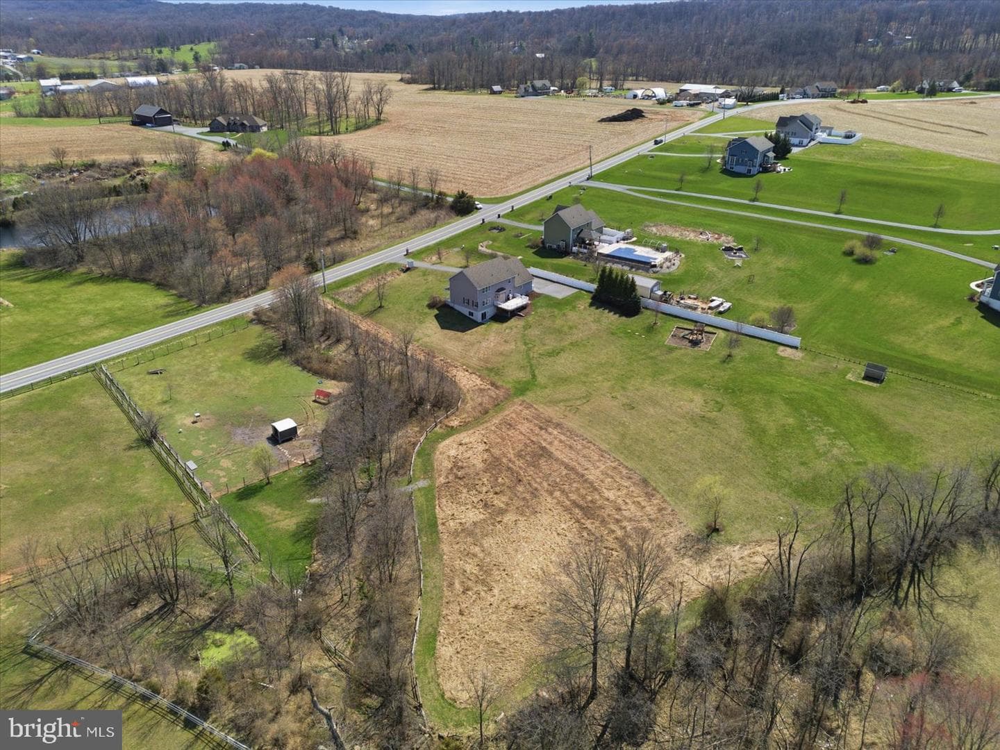 141 Bell Road photo 8