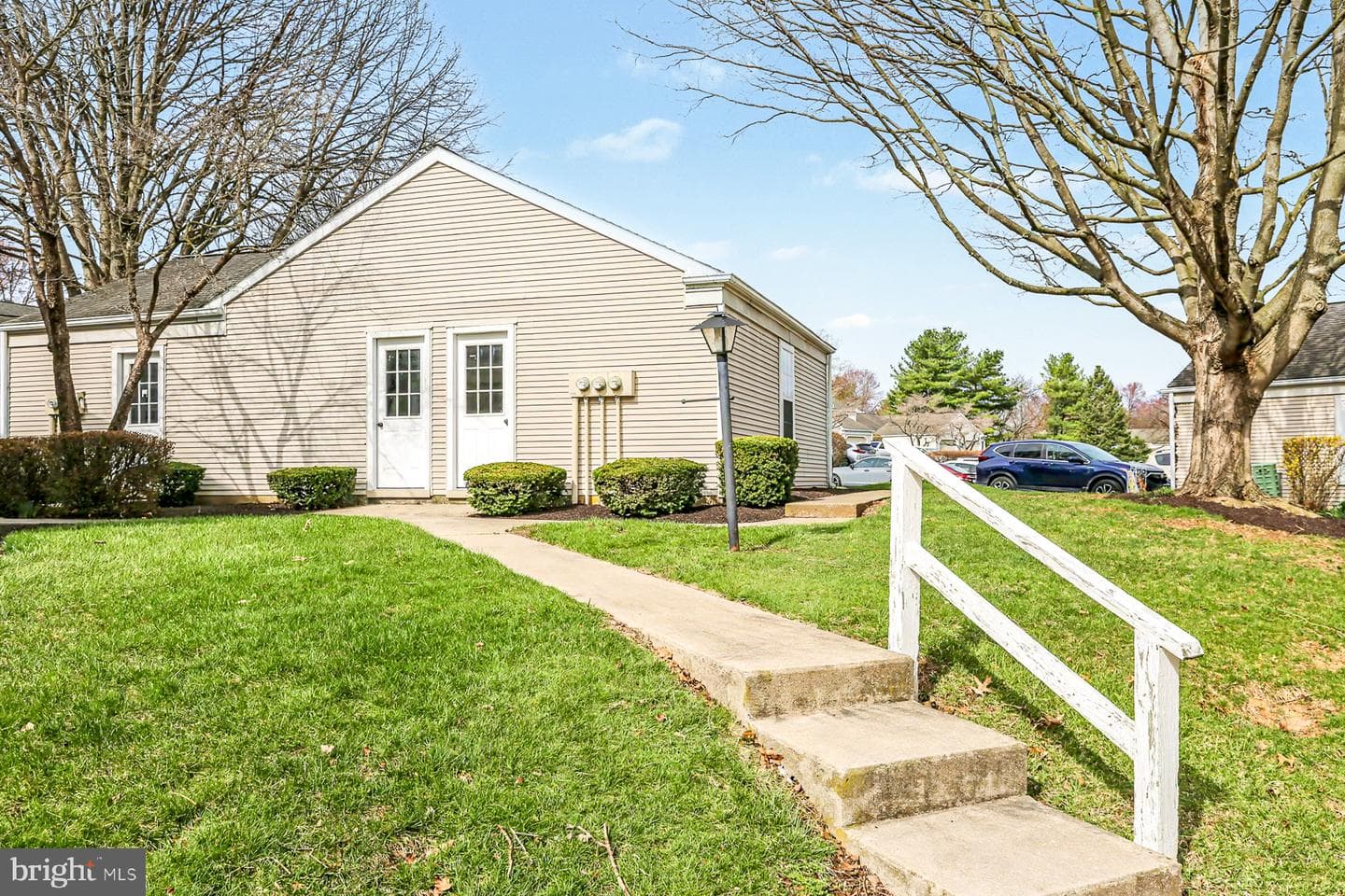 1524 Cambridge Ct U-0209 Court photo 39