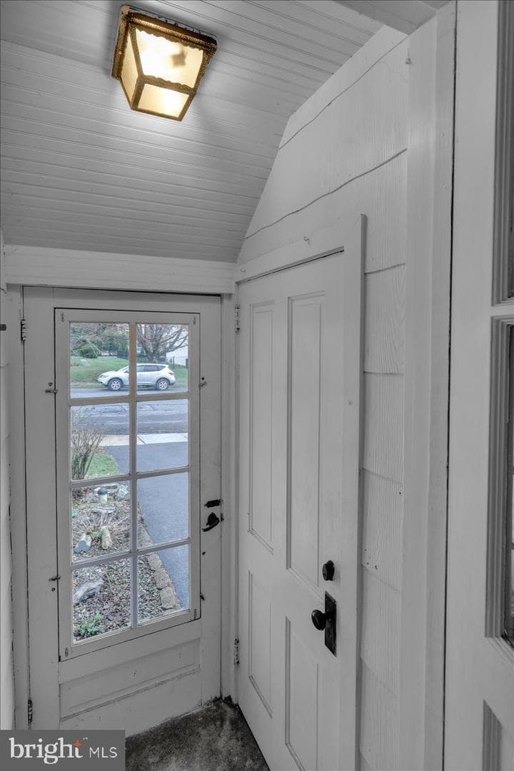 618 Smith Avenue photo 36
