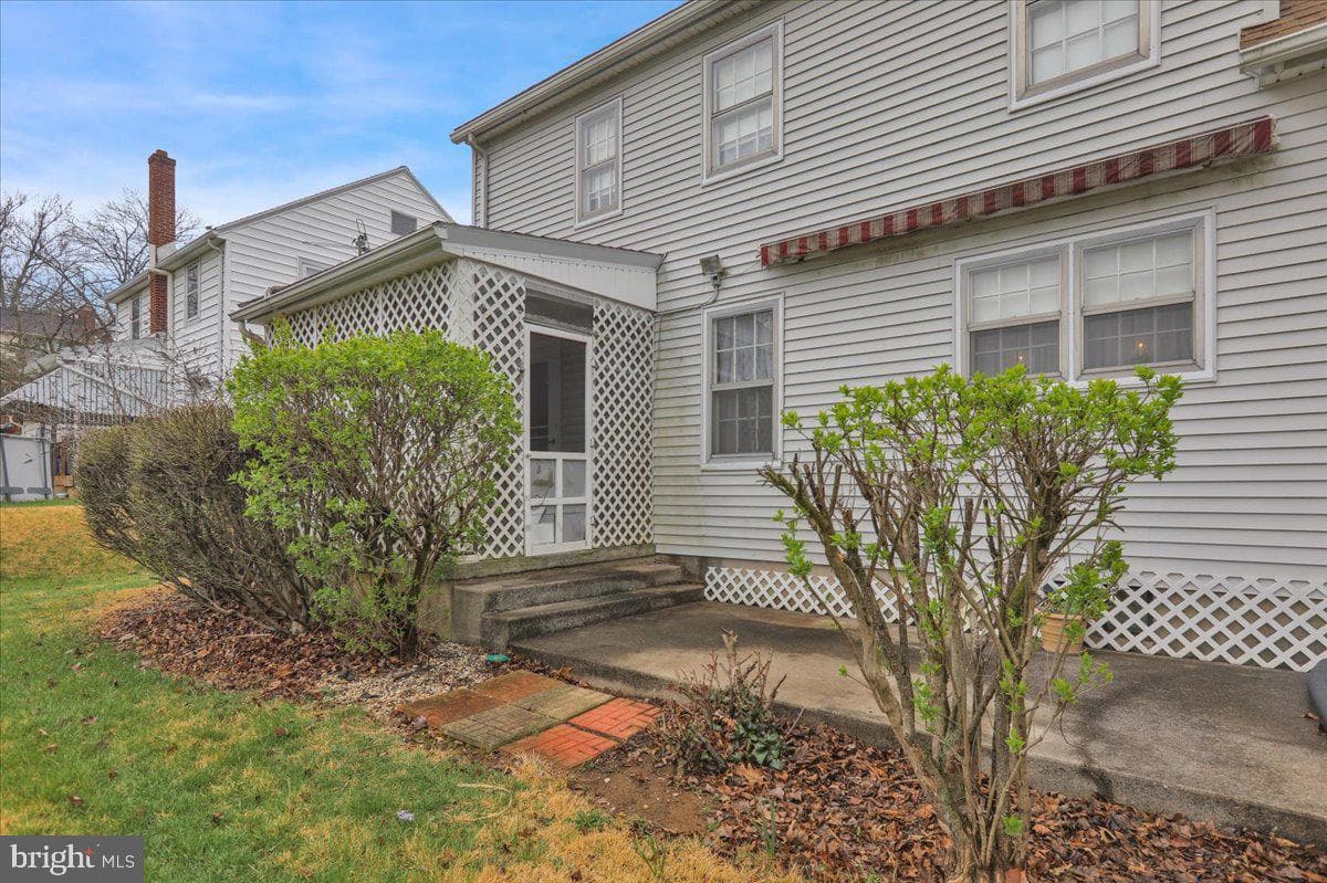 618 Smith Avenue photo 42