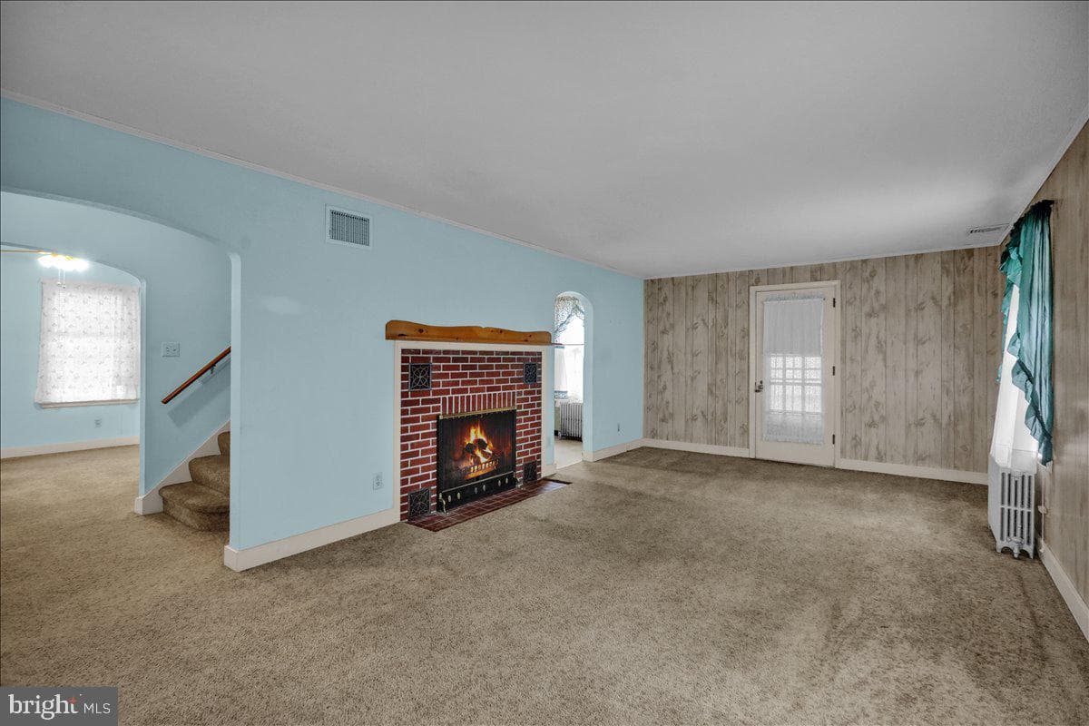 618 Smith Avenue photo 9