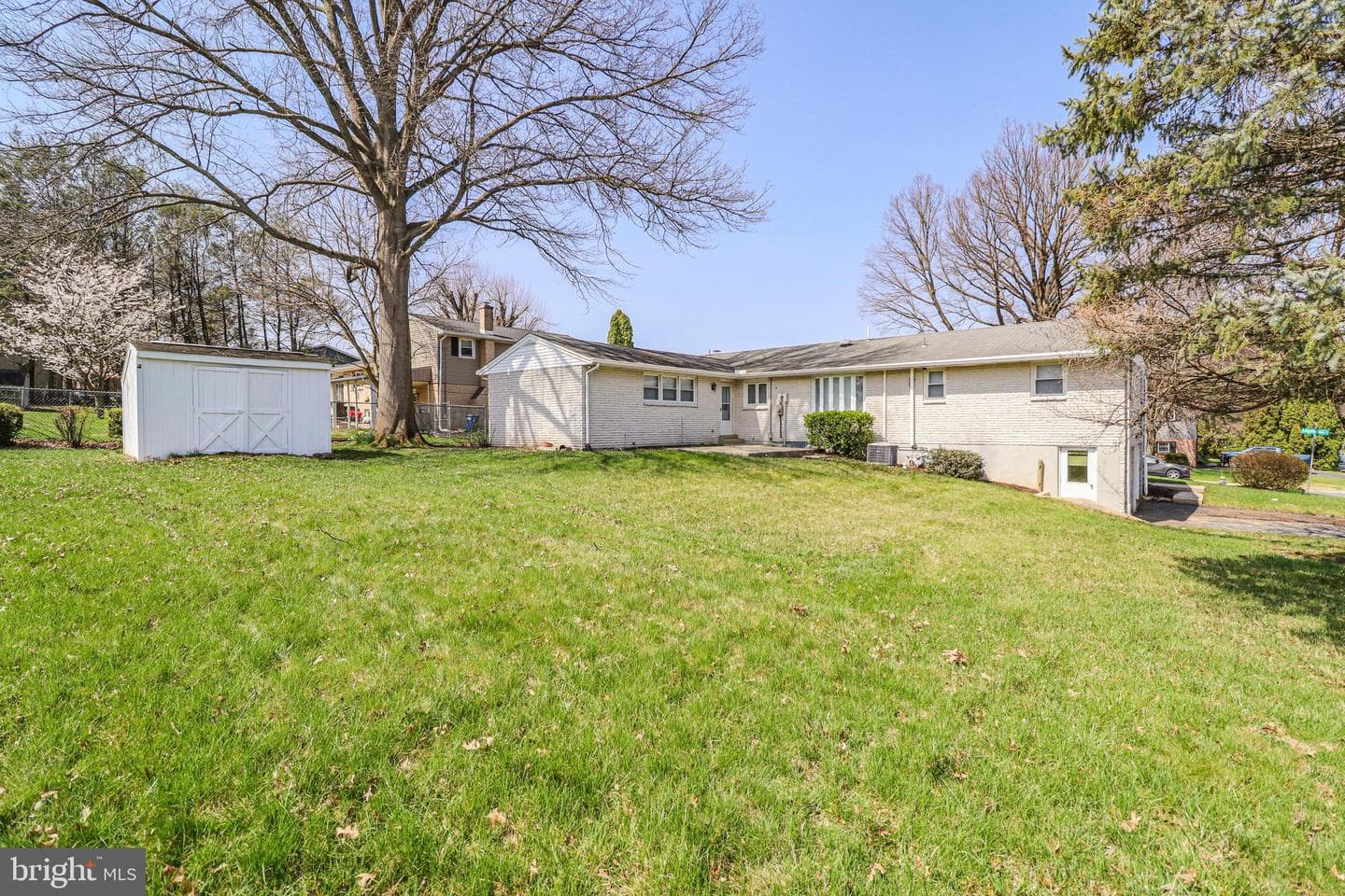 426 Edgewood Drive photo 6