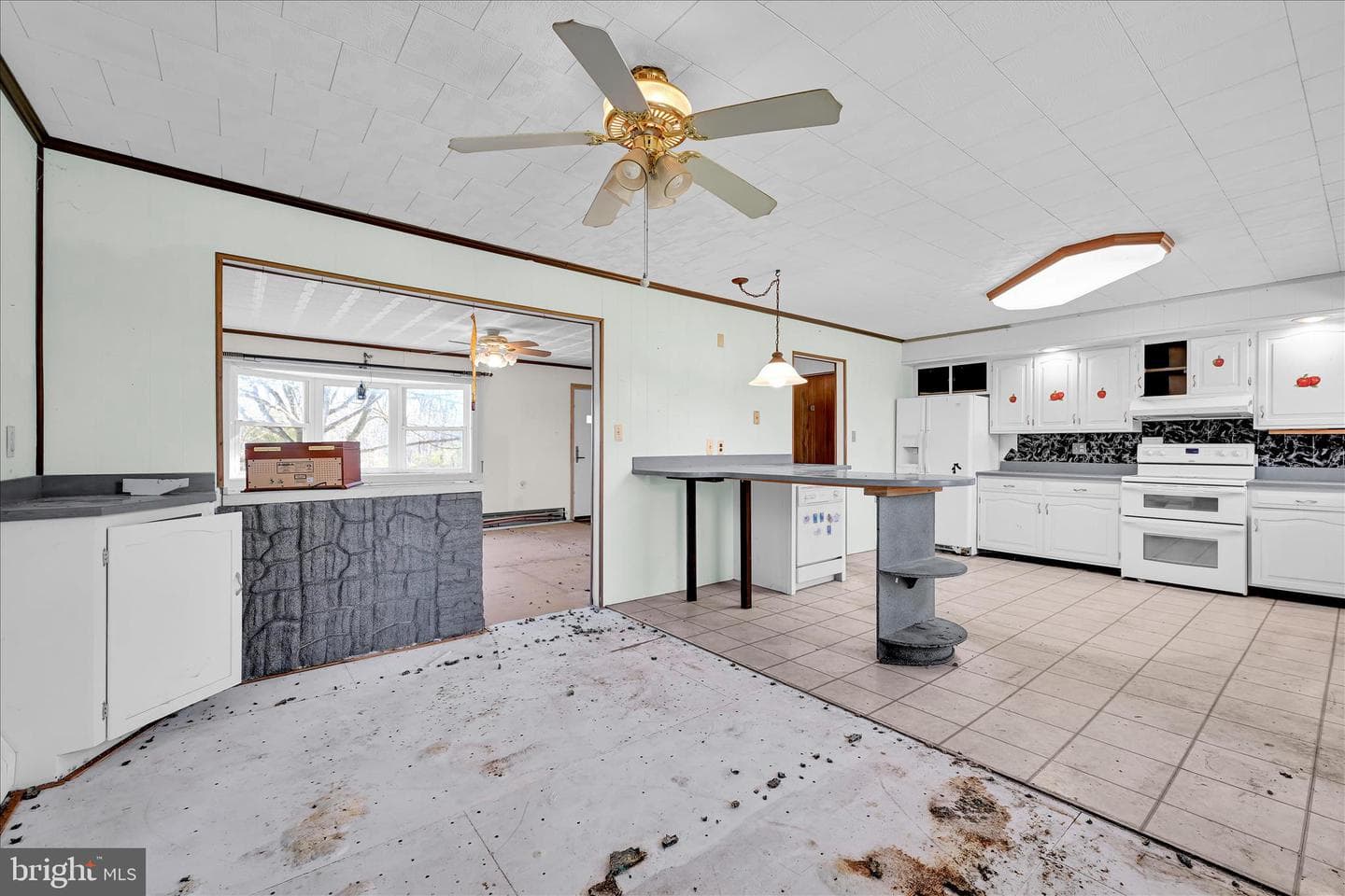 83 Silvertown Road photo 11