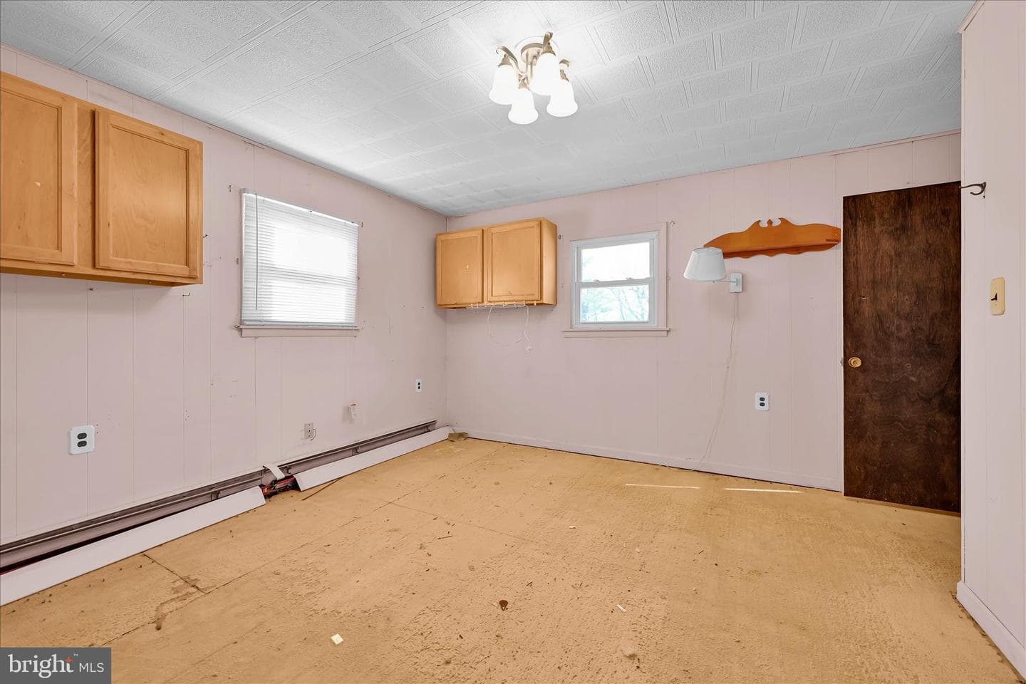 83 Silvertown Road photo 21