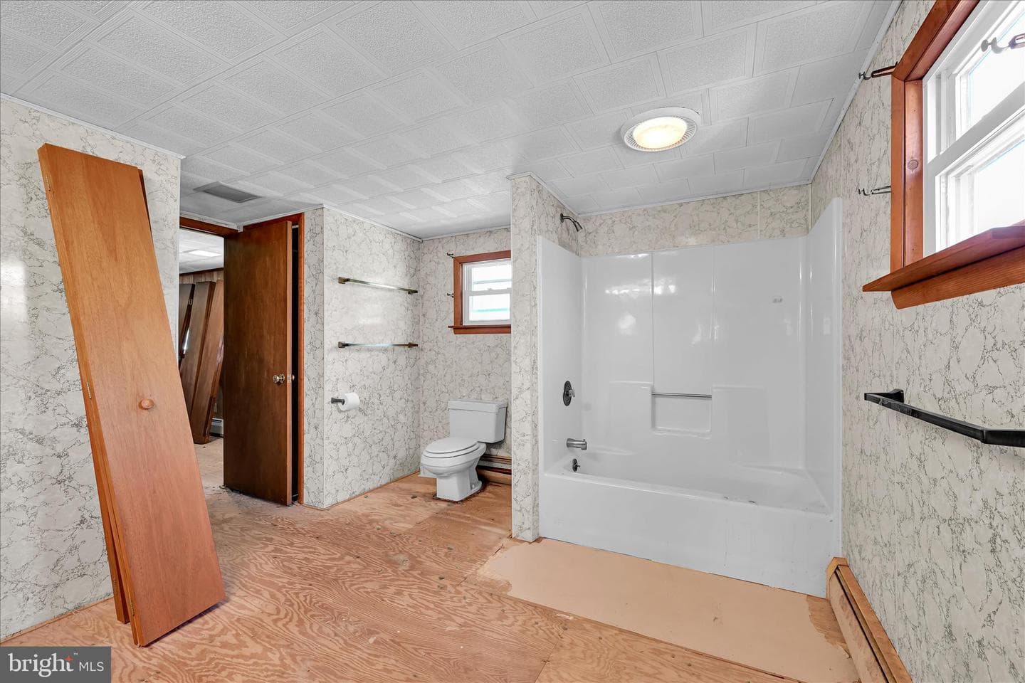83 Silvertown Road photo 29