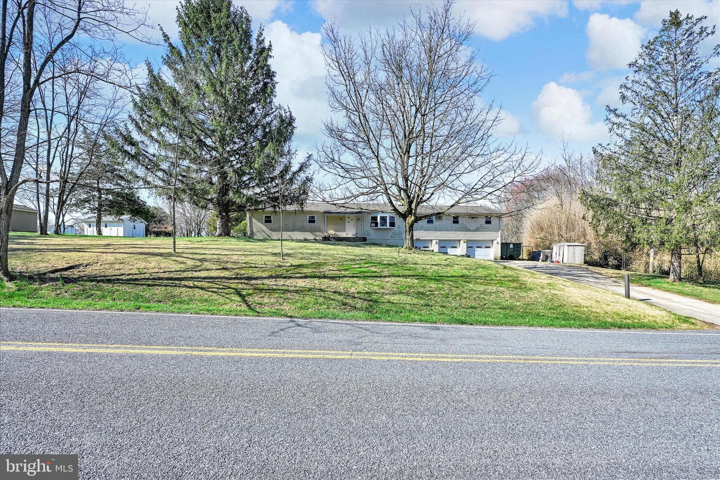 83 Silvertown Road photo 4