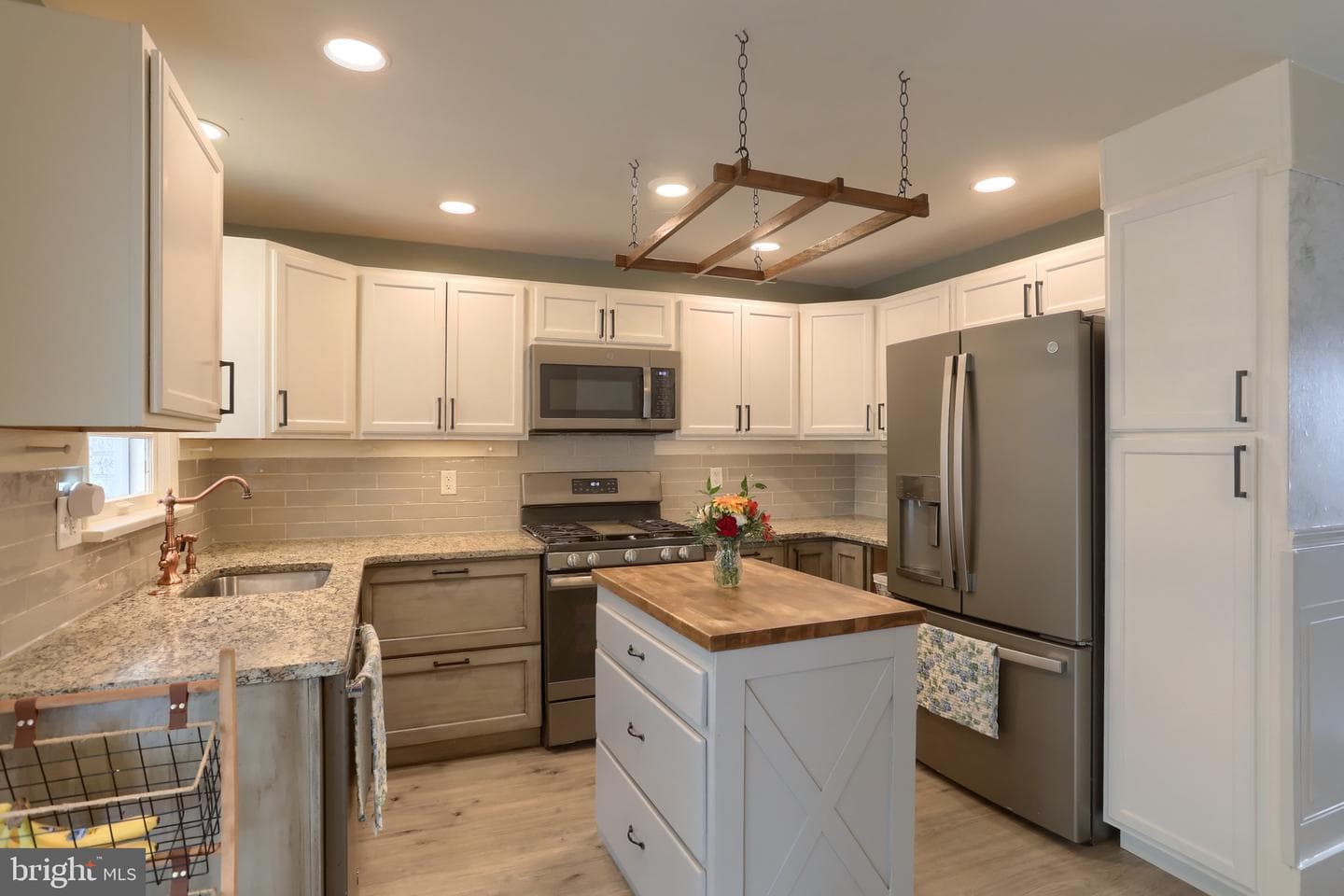 406 Wilshire Drive photo 10