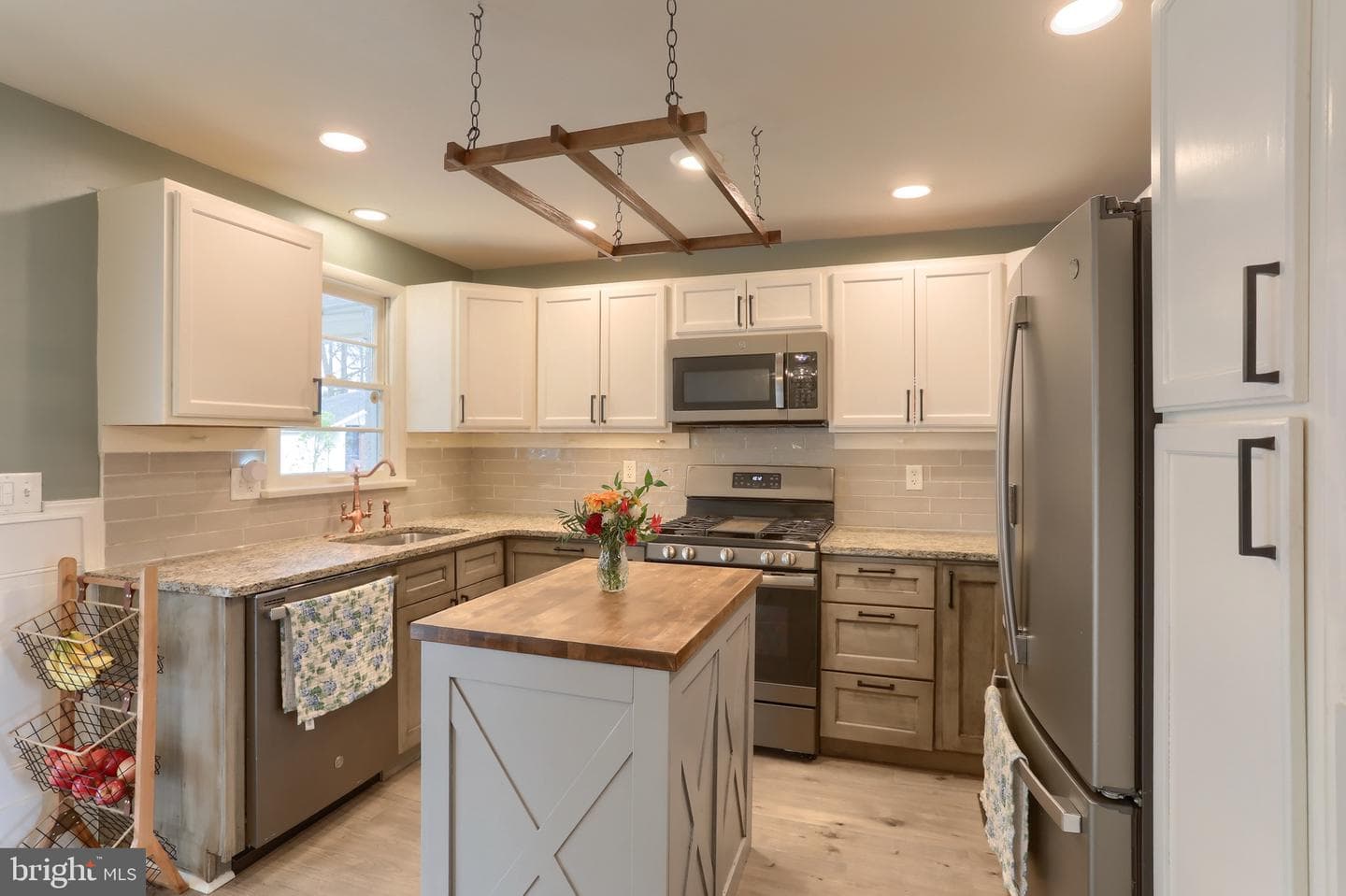 406 Wilshire Drive photo 7