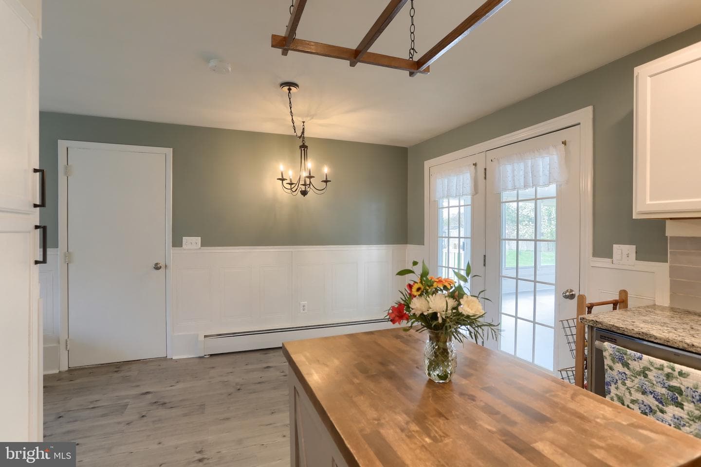 406 Wilshire Drive photo 8