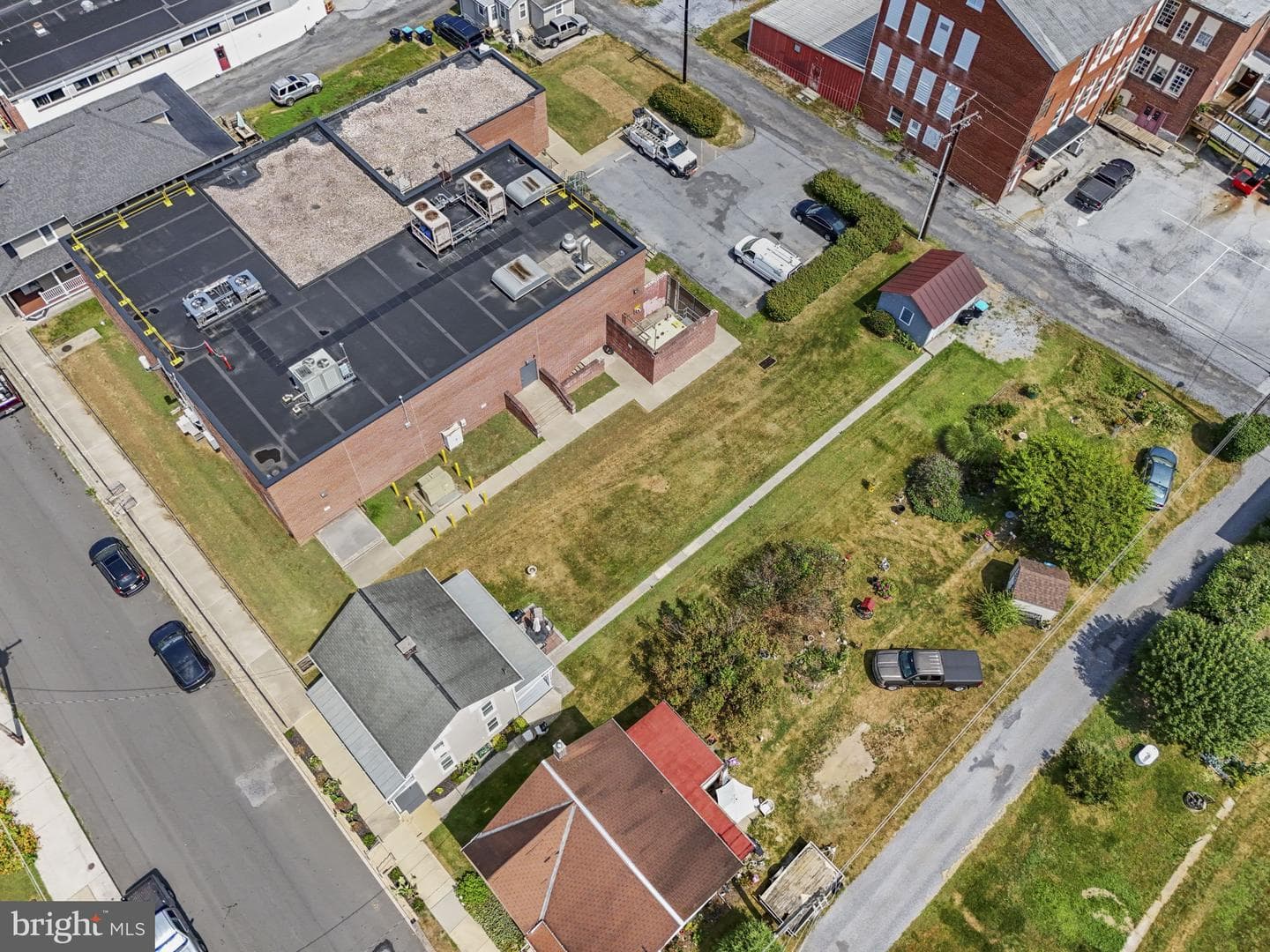 104 N Locust Street photo 31