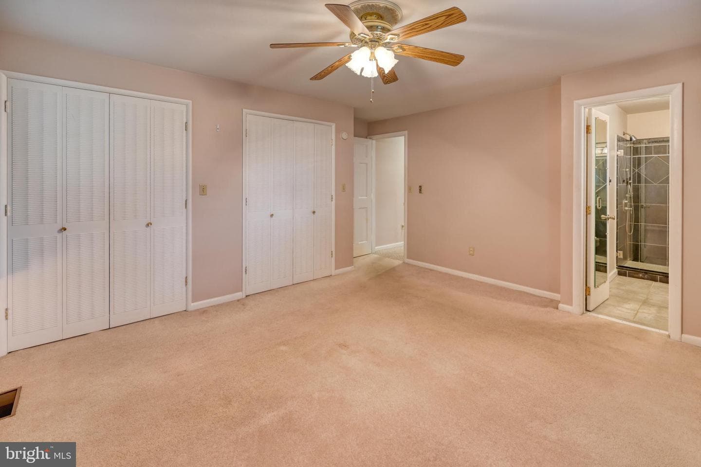 601 N College Street photo 15