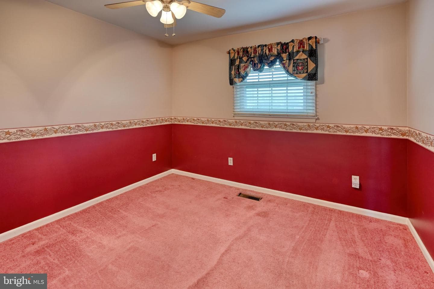 601 N College Street photo 24