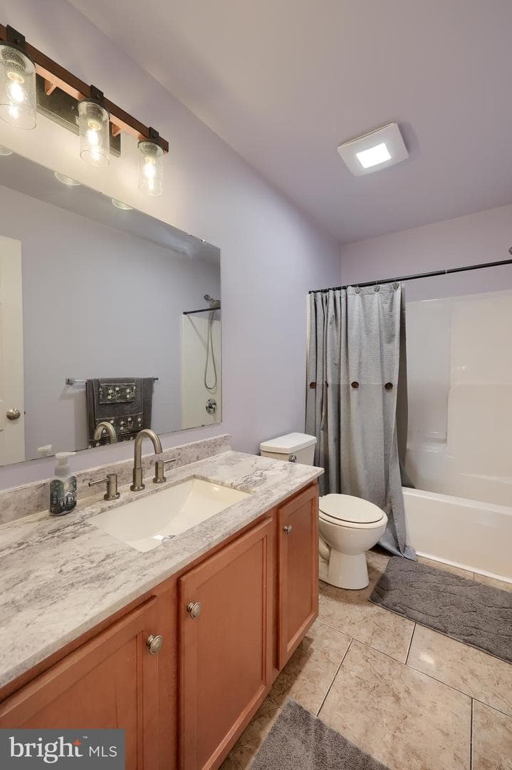 129 Pickwick Circle photo 33