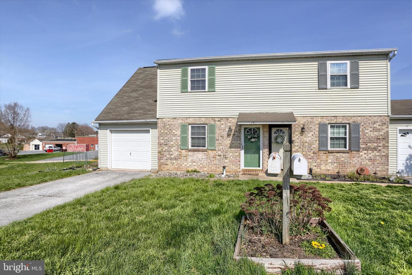 19 Dogwood Lane photo 3