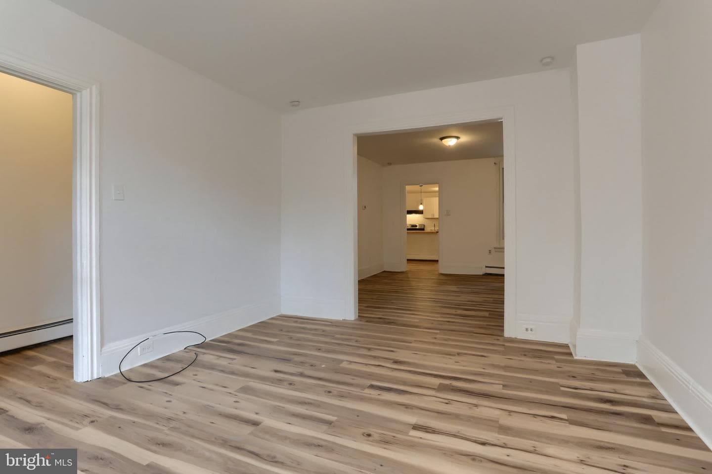 825 Scull Street photo 6