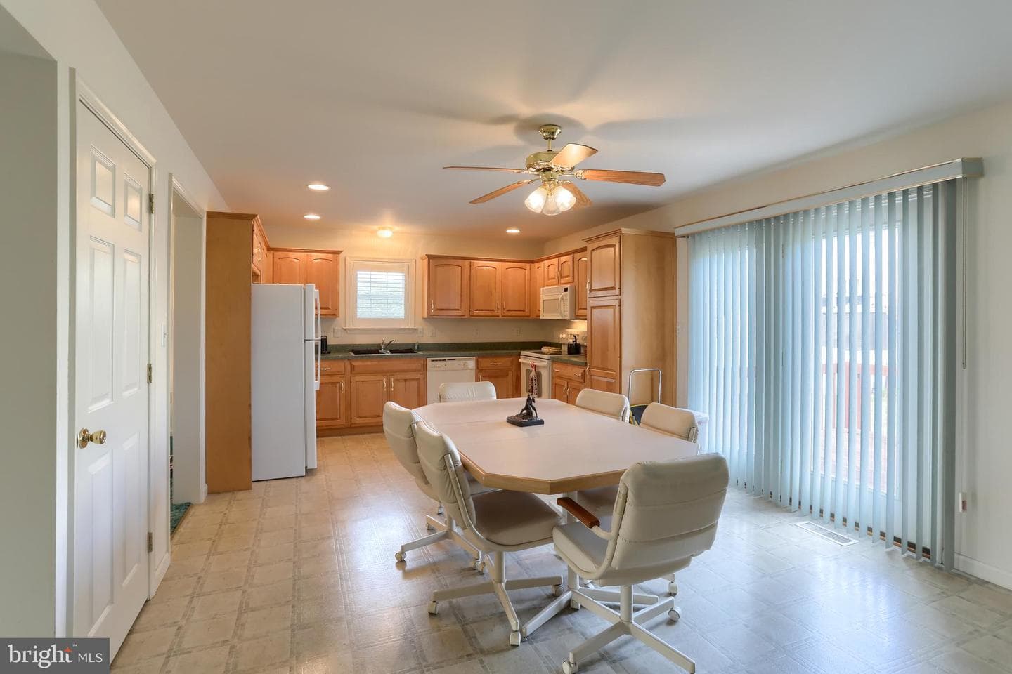 10 Lion Lane photo 12