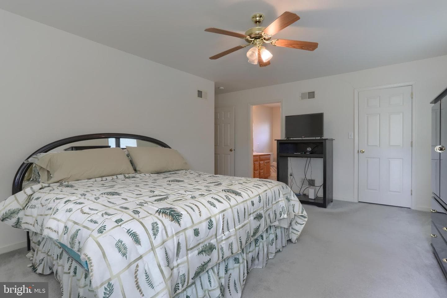 10 Lion Lane photo 19