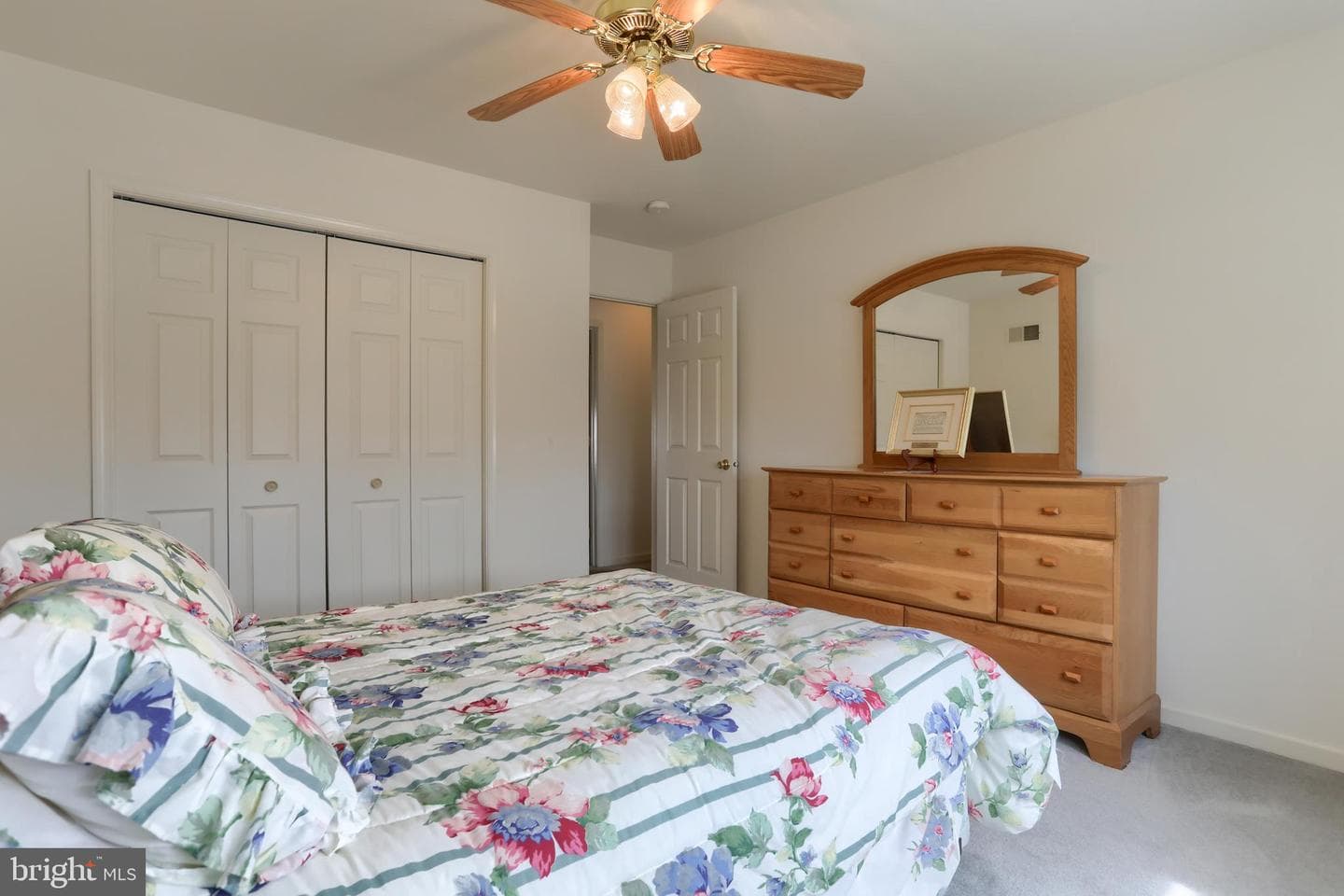 10 Lion Lane photo 25