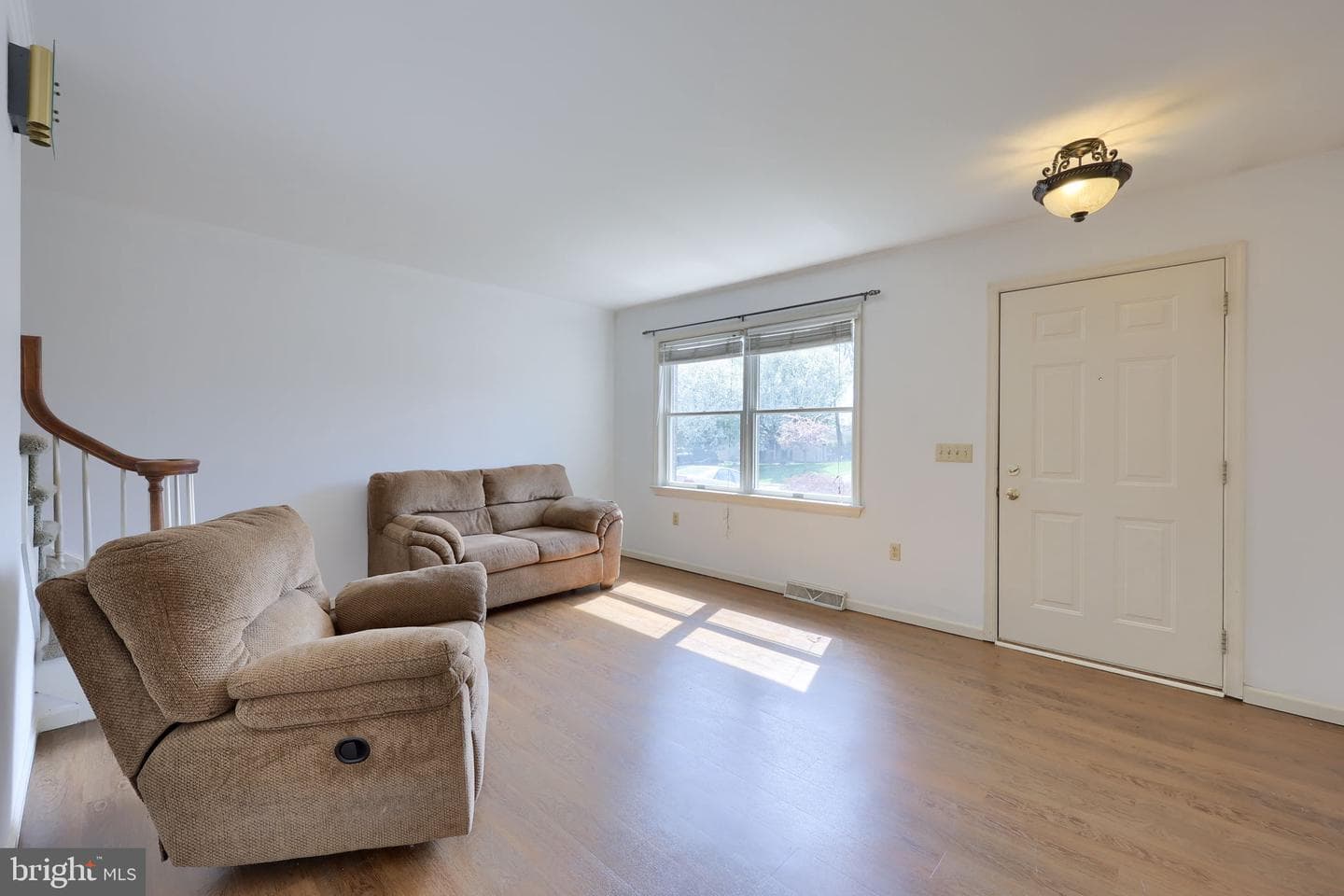 142 Palm Lane photo 9
