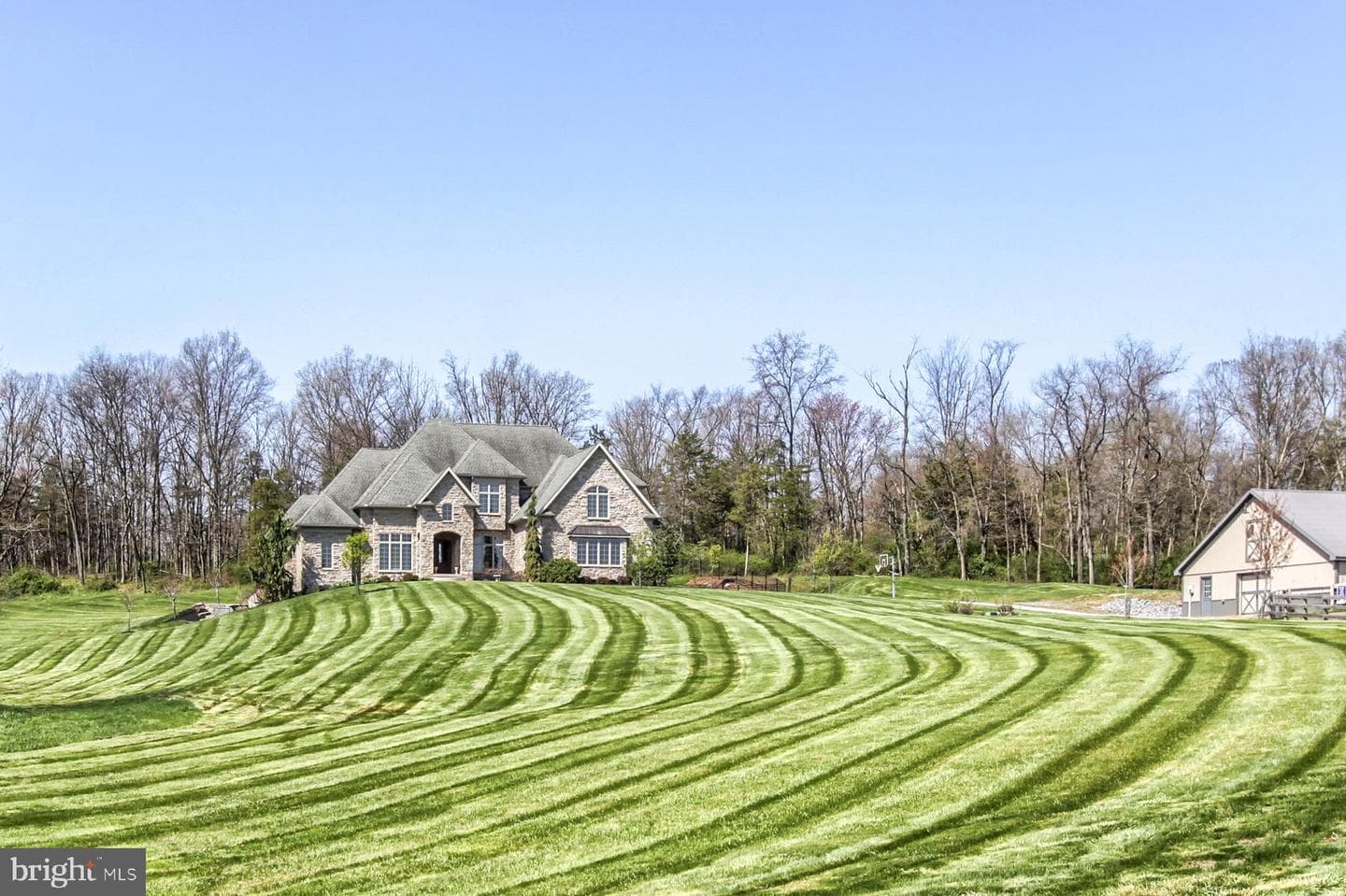 5683 Gingrich Road photo 3