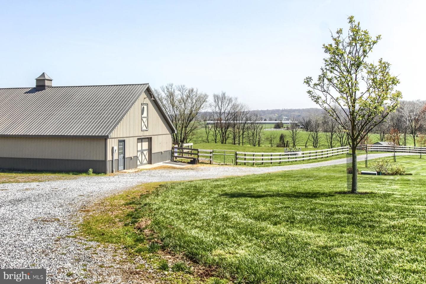 5683 Gingrich Road photo 64