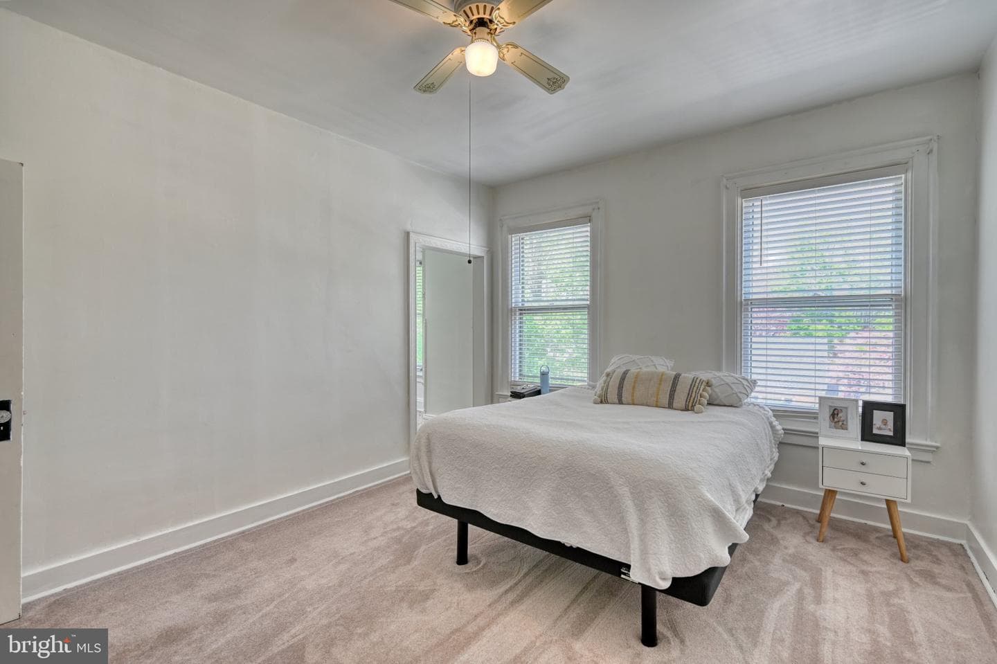 14 E Chestnut Street photo 17