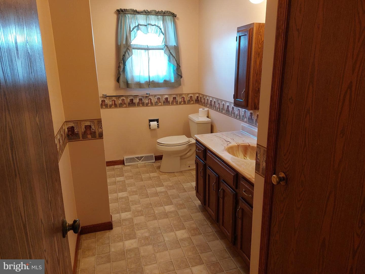 912 Poplar Lane photo 8