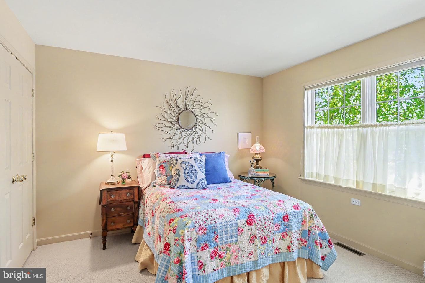 844 Victoria Lane photo 37