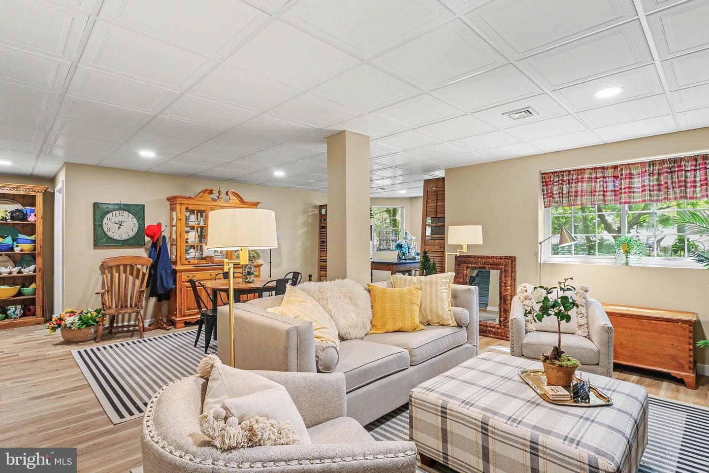 844 Victoria Lane photo 44