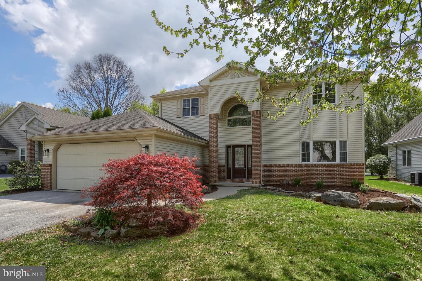 711 Brookside Lane photo 3