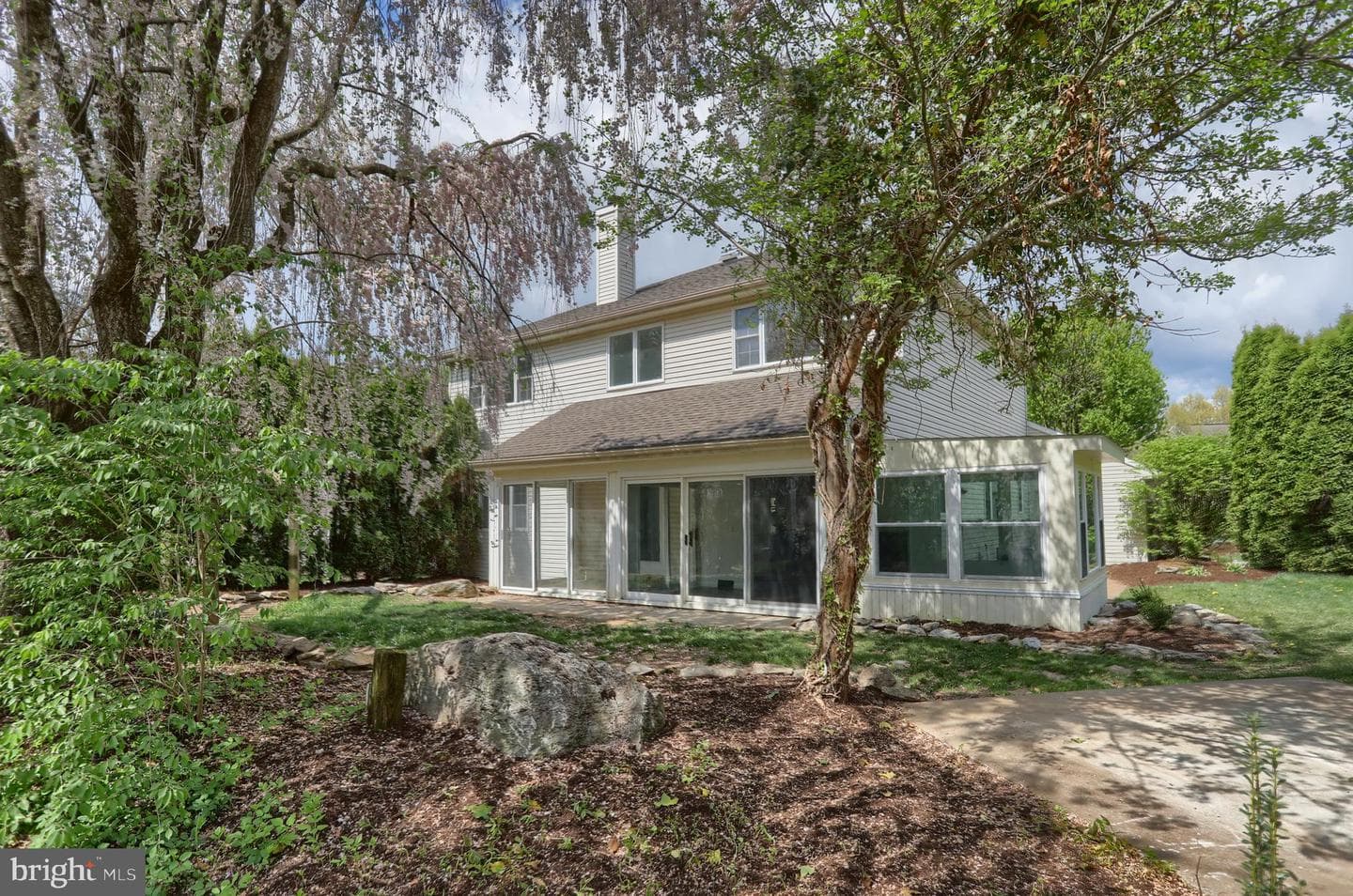 711 Brookside Lane photo 47