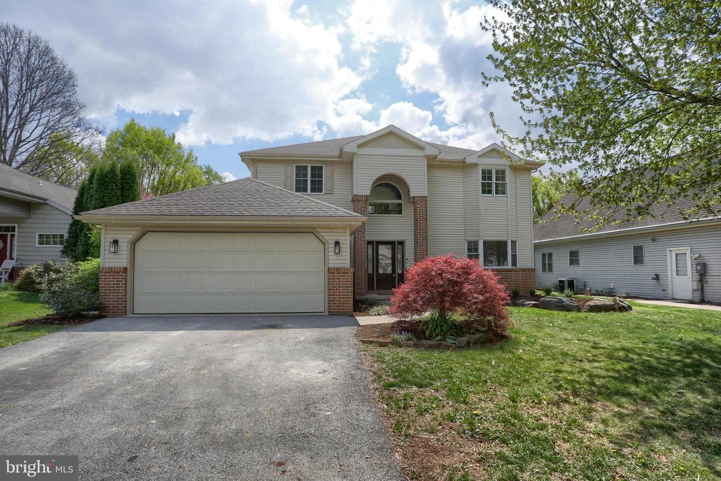 711 Brookside Lane photo 5