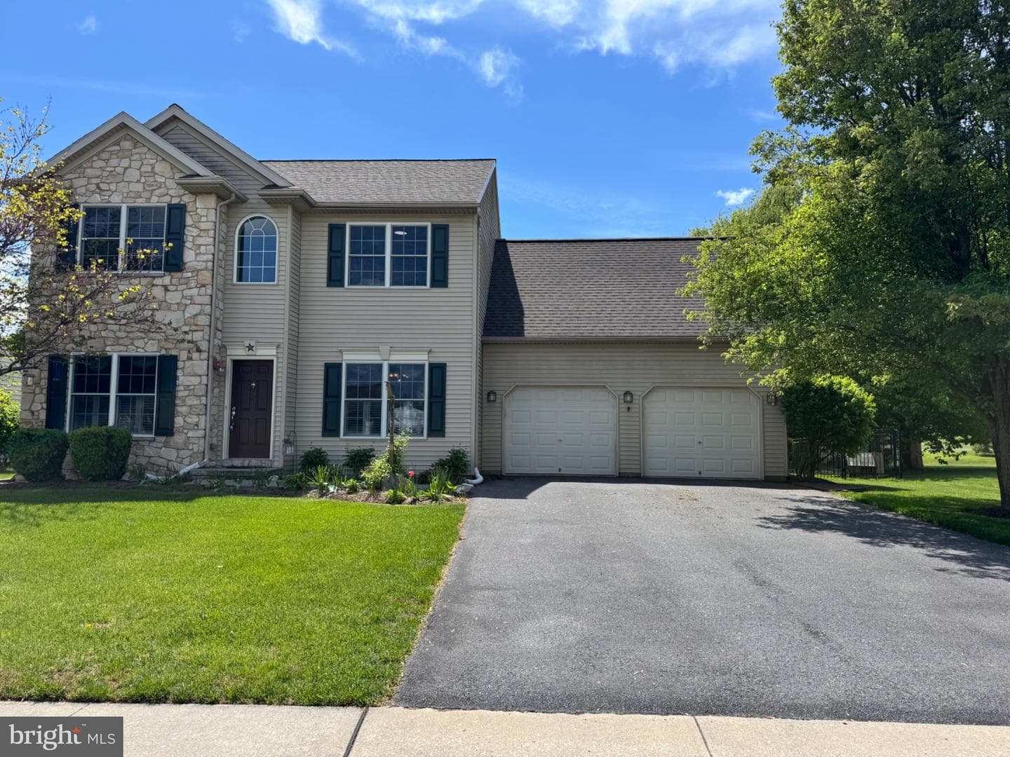14 Manor Cir photo 1