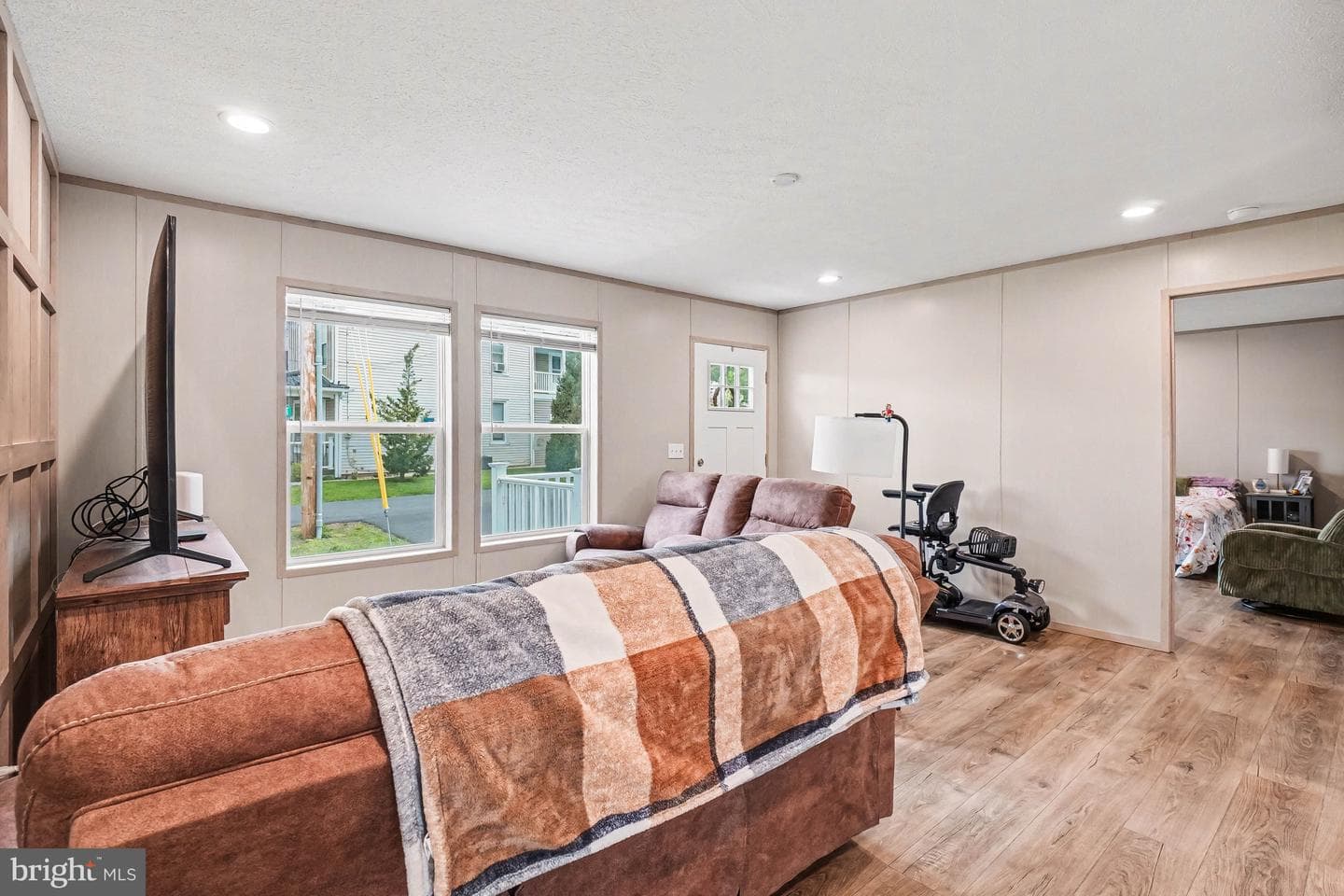 2096 Scull Street photo 20