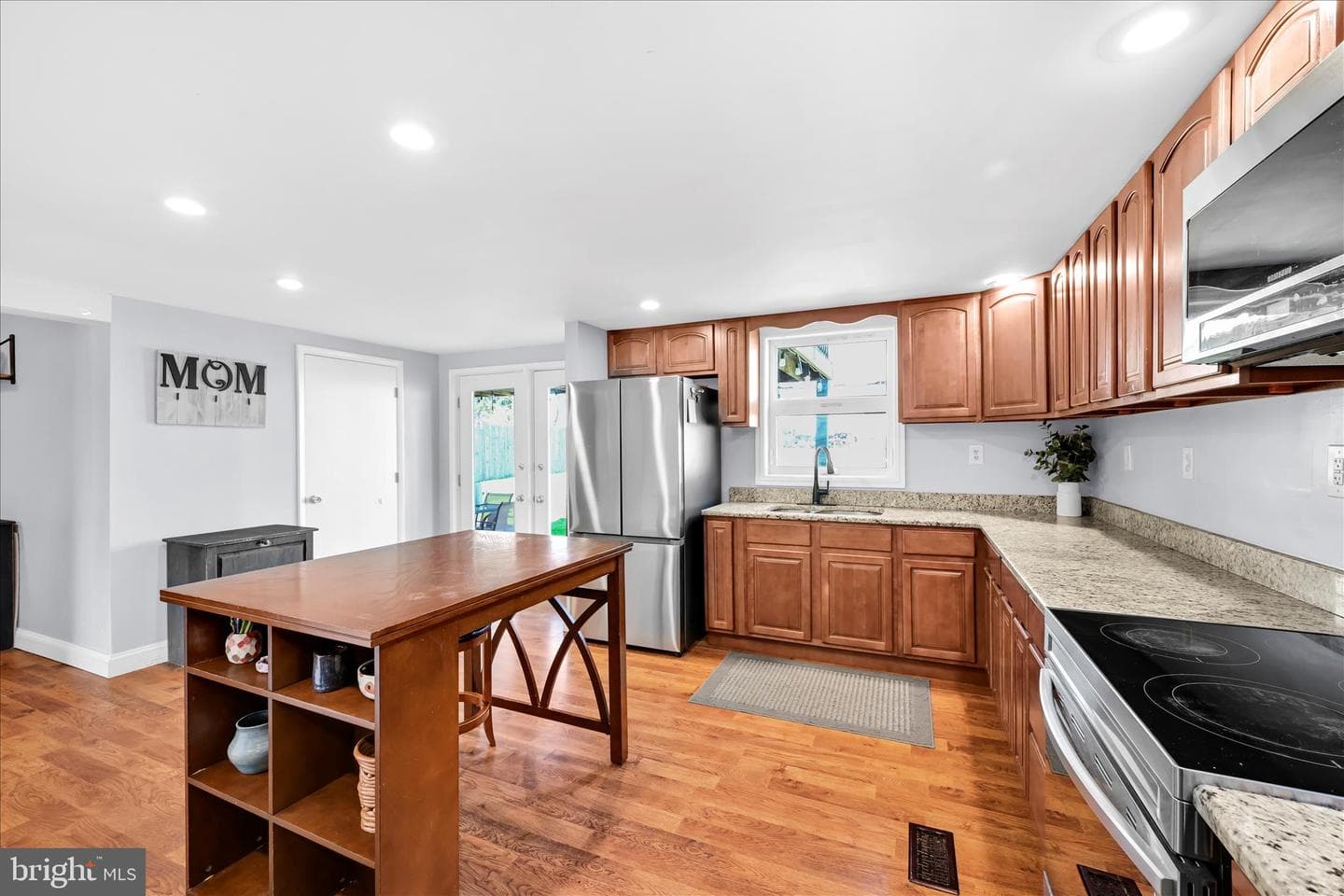 547 W Main Avenue photo 8