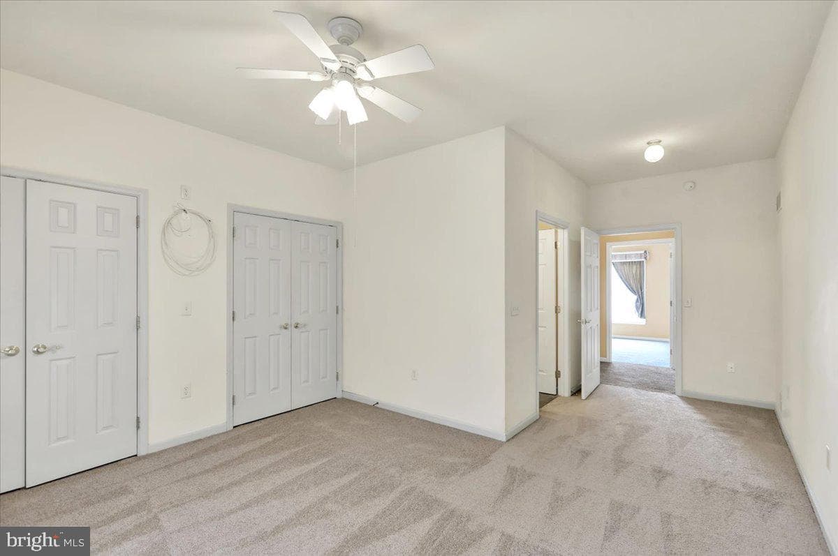 82 Fairfax Lane photo 18
