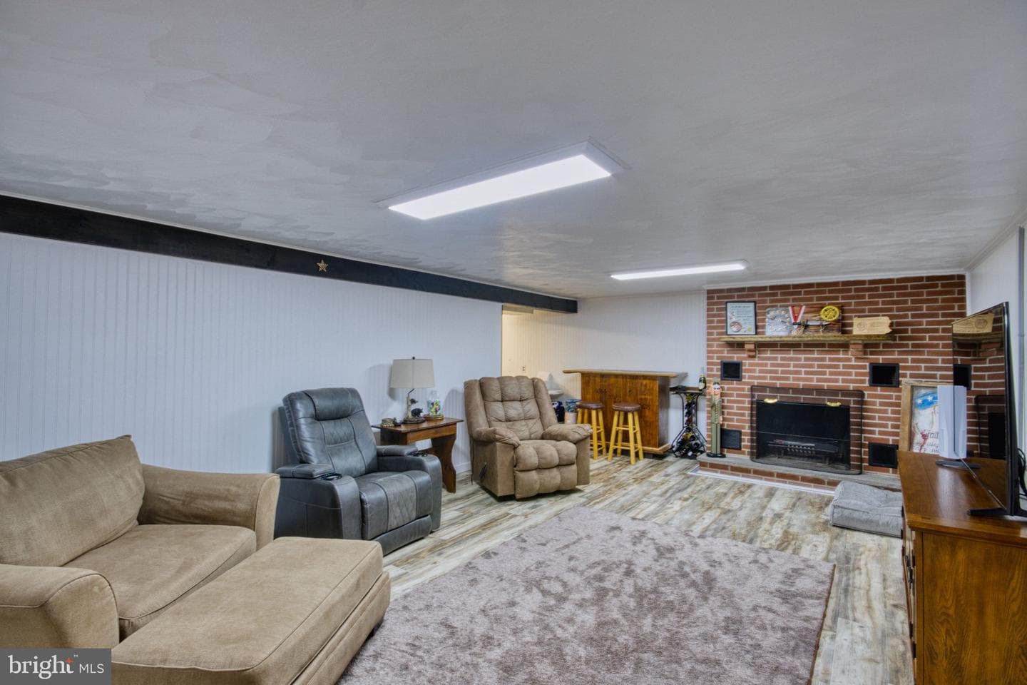 220 W Penn Avenue photo 6