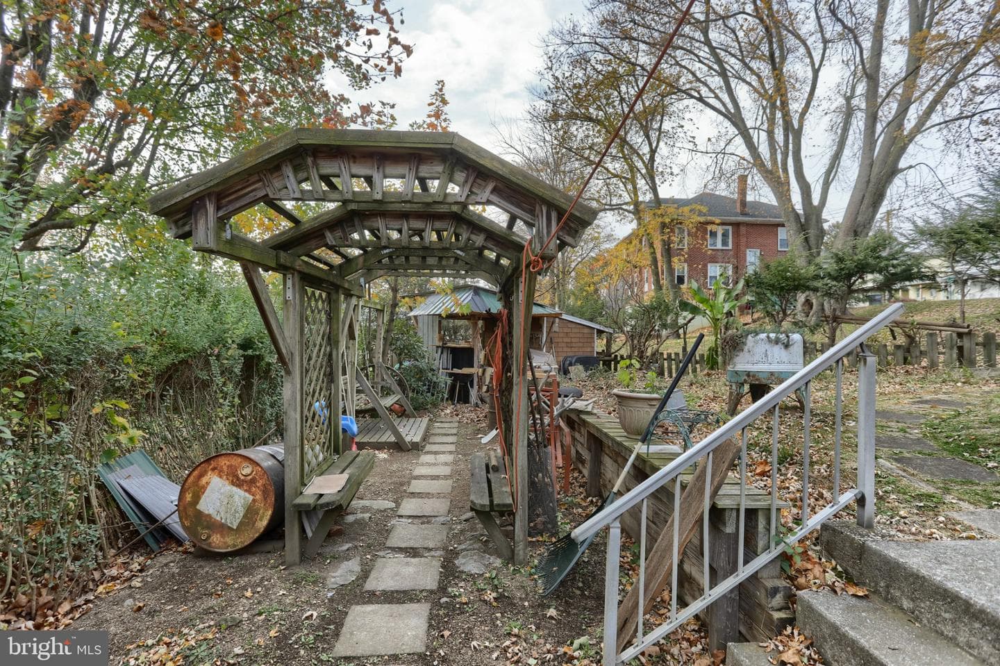 645 N Lincoln Avenue photo 33