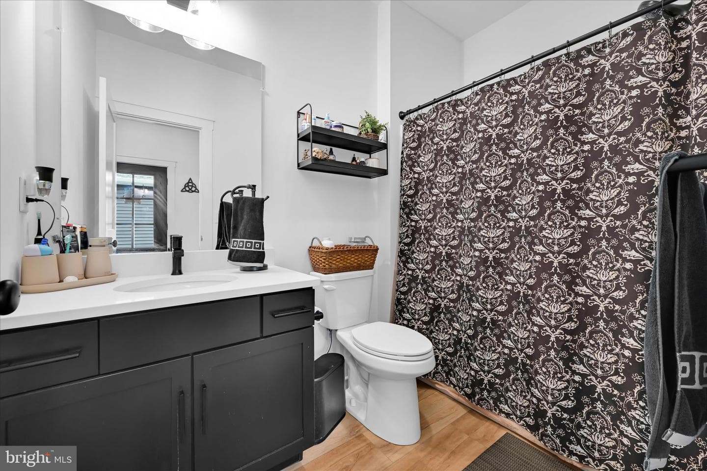 109 Bellflower Avenue photo 22