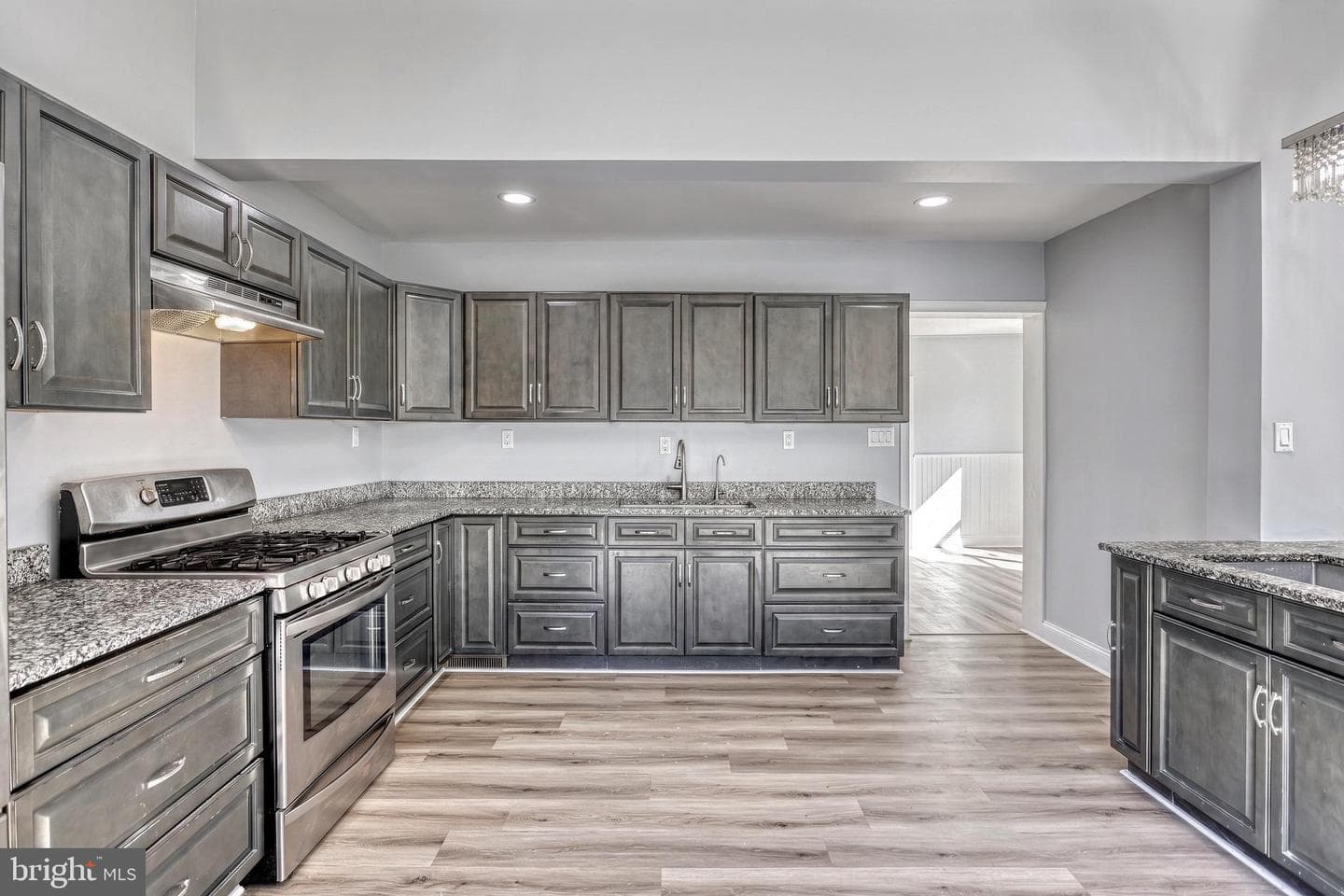 945 Cornwall Road photo 23
