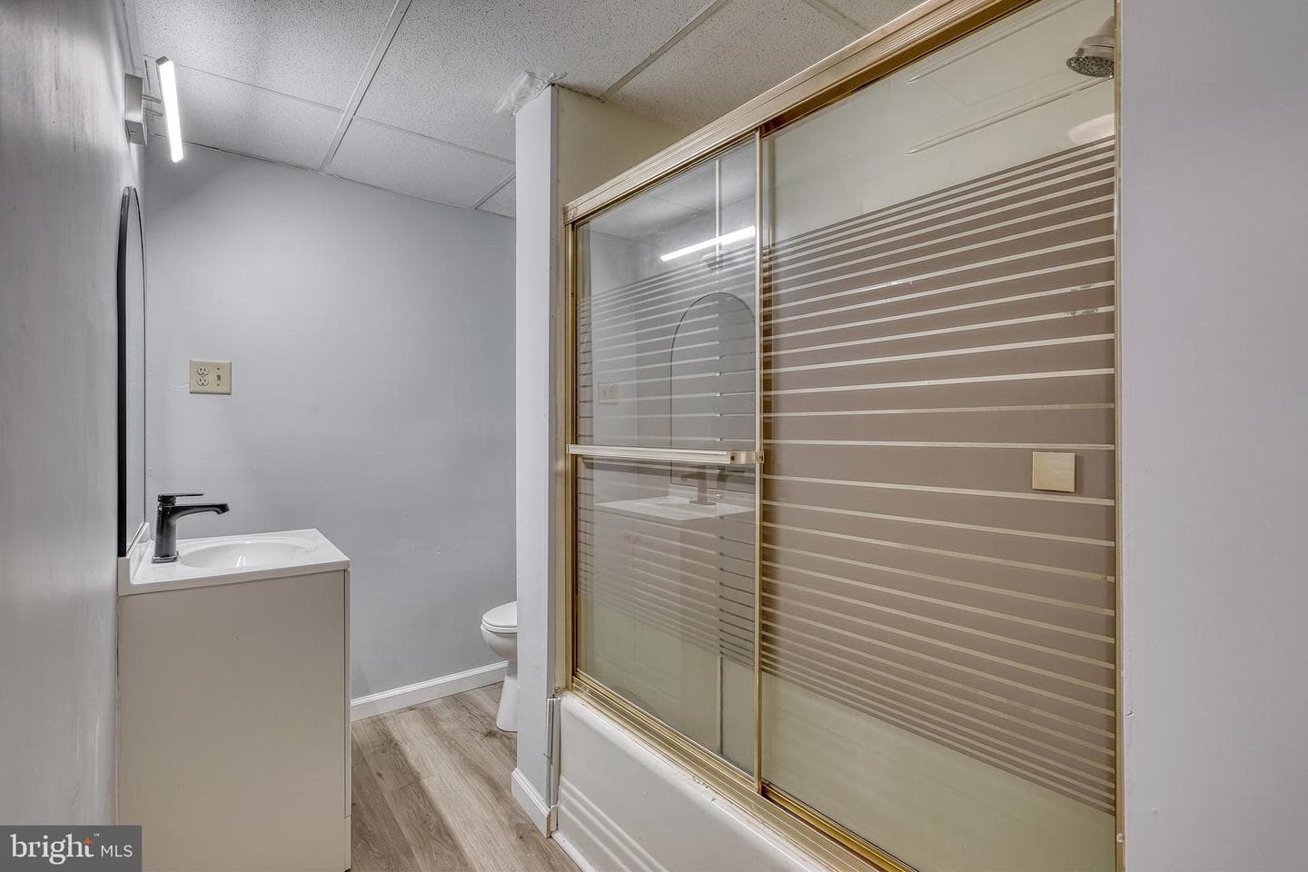 945 Cornwall Road photo 30