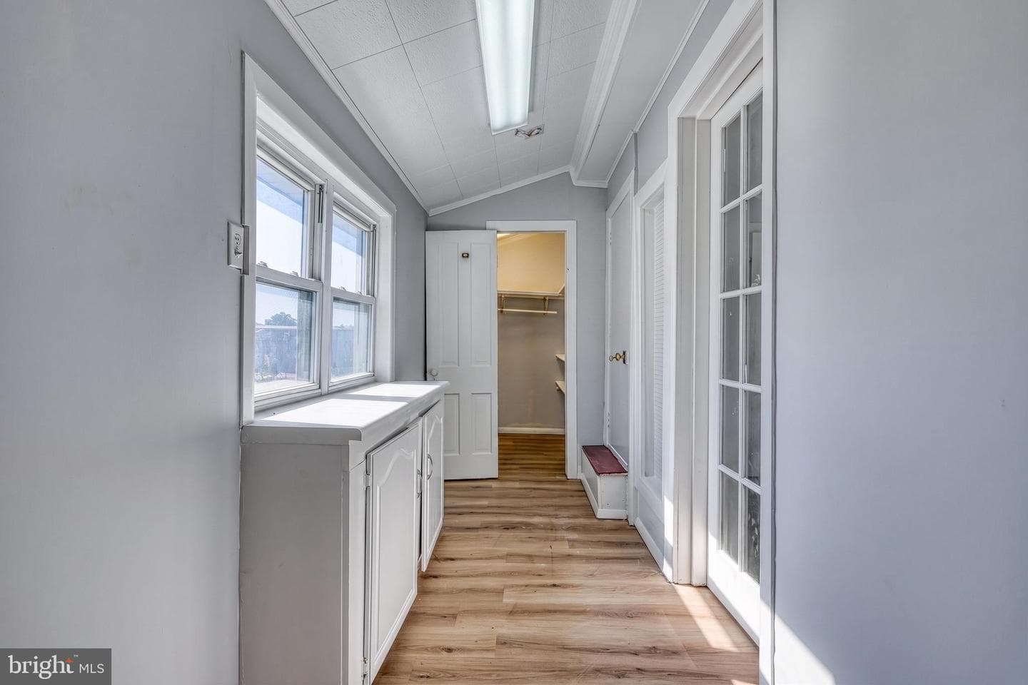 945 Cornwall Road photo 36